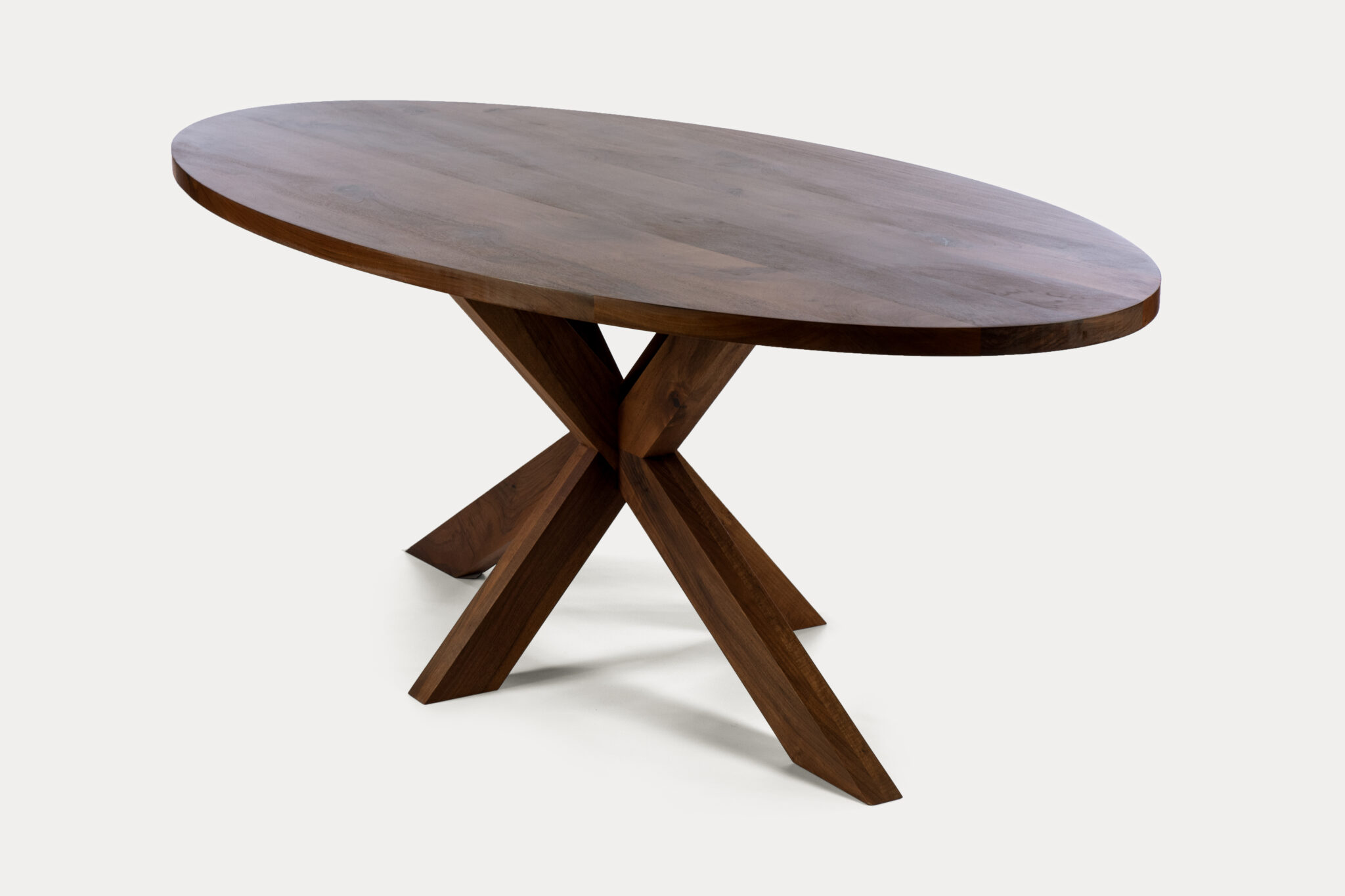 sage ovale walnoten tafel